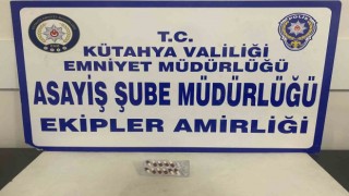 Kütahyada polisin önleyici hırsızlık uygulamasında uyuşturucu ele geçirildi
