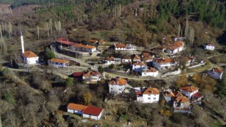 Kuyucaktaki evler tek renge büründü