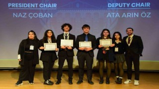 Lise öğrencilerinden HASTRAIN MUN başarısı