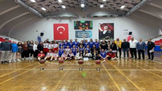 Liseler arası basketbol karşılaşmaları sona erdi