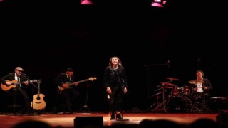 Luz Casal İstanbulda sevenleriyle buluştu