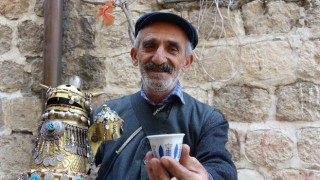 Mardin sokaklarında 38 yıldır mırra kahvesi satıyor