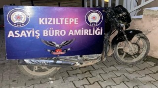 Mardinde çalıntı motosikletle yakalanan 2 kişi gözaltına alındı