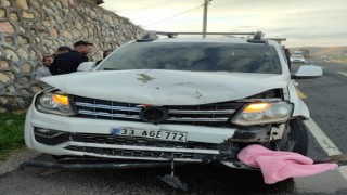 Mardinde otomobiller çarpıştı: 3 yaralı