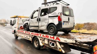 Mardinde tır, hafif ticari araca arkadan çarptı: 1 yaralı
