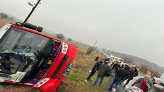 Mardinde yolcu midibüsü devrildi: 5 yaralı