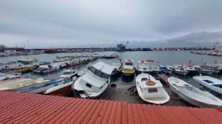 Marmarada deniz ulaşımına poyraz engeli
