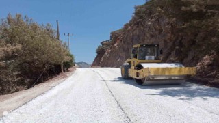 Marmariste dört mahallede 17 bin 584 yol yenilendi