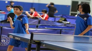 Masa tenisinde ödüller sahiplerini buldu