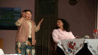 Merkezefendi Kent Tiyatrosu tiyatro severlerle buluşuyor