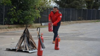 Mersin Büyükşehir Belediyesi personeline yangına müdahale eğitimi