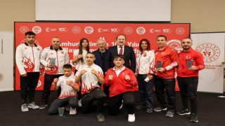 Mersinde başarılı sporcular ödüllendirildi