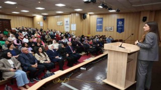 Mersinde Türkiye yüzyılında kadın hakkı konferansı