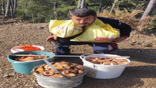 Mevsiminde topladığı mantarları satarak ayda yaklaşık 90 bin lira kazanıyor