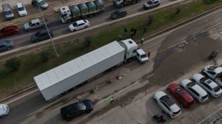 Milasta otomobil ile tır çarpıştı