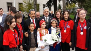 Milli Eğitim Bakan Yardımcısı Yelkenci: Milli değerlerimiz hem bireysel anlamda hem de toplumsal anlamda bizi ayakta tutan değerlerdir