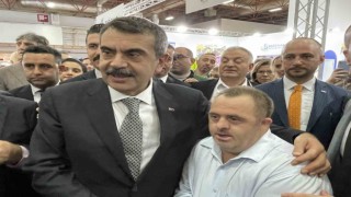 Milli Eğitim Bakanı Tekin, Engelsiz Yaşam Fuarı Farkındalık Zirvesine katıldı