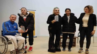 Milli sporcular engelli bireylerle buluştu