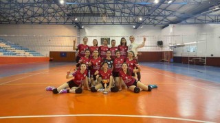 Nevşehir Belediyesi Gençlik ve Spor Kulübü Yıldız Kız Voleybol Takımı namağlup şampiyon