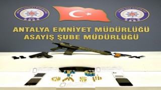 Nitelikli yağma şüphelisi 3 kişi tutuklandı
