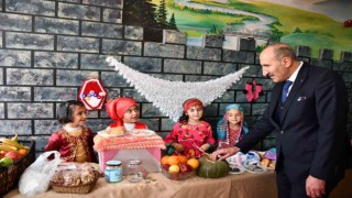 Öğrencilerden yerli malı kutlaması