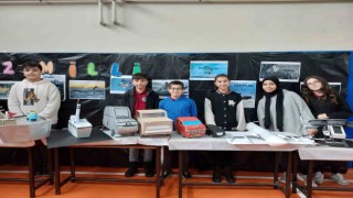 Ortaokul öğrencileri Yerli Malı Haftasını maket Togg, İHA ve SİHA ile kutladı