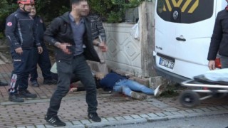 Otomobili park etmek isterken annesini eziyordu