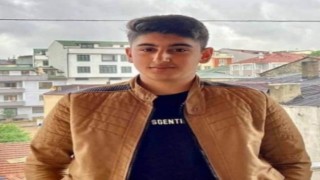 Otomobille çarpışan genç motokurye hayatını kaybetti