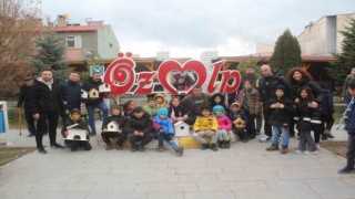 Özalpli öğrenciler 150 kuş evi yaparak çeşitli noktalara bıraktı