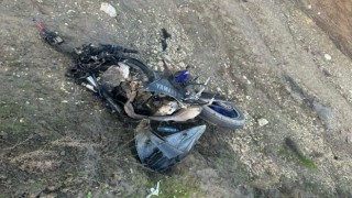 Pikap ile motosiklet kafa kafaya çarpıştı: 1 ölü, 3 yaralı
