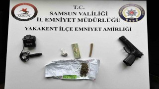 Polis şüpheli araçlarda radar tespit cihazı ve uyuşturucu ele geçirdi
