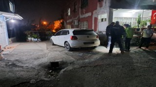 Polisin ‘dur ihtarına uymayan sürücü söktüğü plakaları yanına alamadan kaçtı