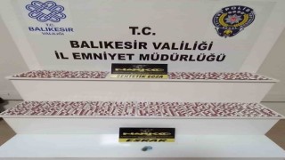Polisin durdurduğu otomobil uyuşturucu deposu çıktı