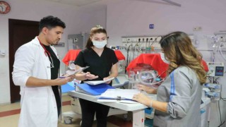 Premitüre doğduğu hastanede tıp fakültesi okuyor