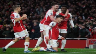 Premier Ligde Arsenal, yeniden liderliğe yükseldi