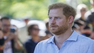 Prens Harry, İngiliz yayın grubuna açtığı “telefon dinleme” davasını kazandı