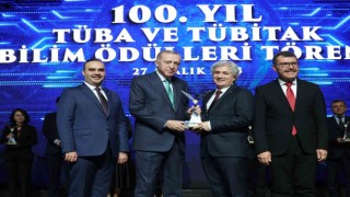 Prof. Dr. Ömer Özkana TÜBİTAK Hizmet Ödülü