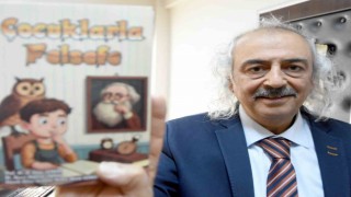 Prof. Dr. Özdenden, Çocuklarla Felsefe kitabı