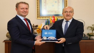Rektör Baş, Rektör Zeybek ile bir araya geldi