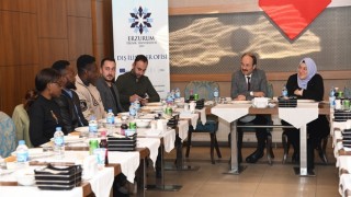 Rektör Çakmak, uluslararası öğrencilerle buluştu