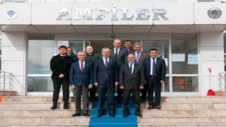 Rektör Levent Hukuk Fakültesi öğrencilerimizle bir araya geldi