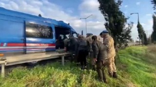 Sakaryada 16 kaçak göçmen ile 3 organizatör yakalandı