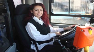 Salihlide şehir içi ulaşıma kadın eli