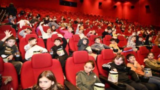Samsunda bin öğrenci ilk kez sinemada film izledi