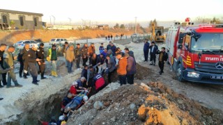 Şanlıurfada göçük altında kalan işçi kurtarıldı