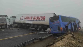 Şanlıurfada yolcu otobüsü ile 2 tır çarpıştı: Ölü ve yaralılar var