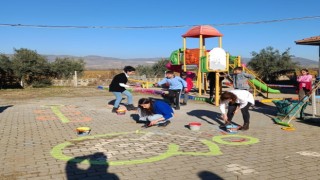 Sarıgölde geleneksel çocuk oyunları okul bahçesinde yaşatılıyor