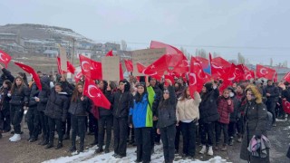 Sarıkamış Harekatının 109. yılı: Öğrenciler eksi 15 derecede saygı nöbeti tuttu