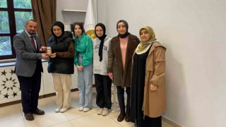 Simav Kız İmam Hatip Lisesi öğrencileri Filistin için yardım topladı
