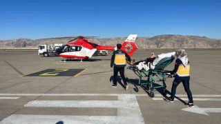 Şırnakta 82 yaşındaki hasta ambulans helikopterle Şanlıurfaya sevk edildi